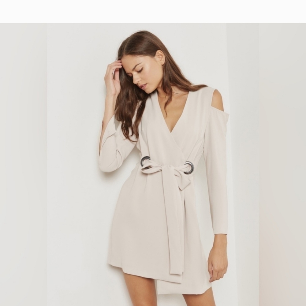 Topshop Blazer Dress Long Sleeves Cold Shoulder Cut Outs Mini Beige Size 4 NWT